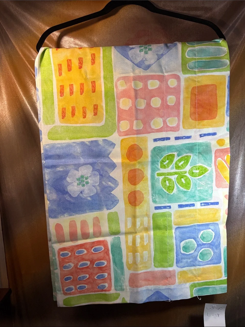 Vintage 90’s Colorful Botanical Print valances Multicolor. Box A